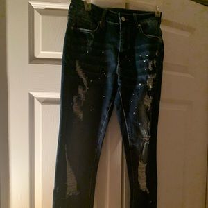 Women’s distressed jeans
